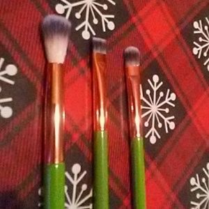 alamar Makeup - Alamar Ojltos brush trio alamar Makeup - Alamar Ojltos brush trio